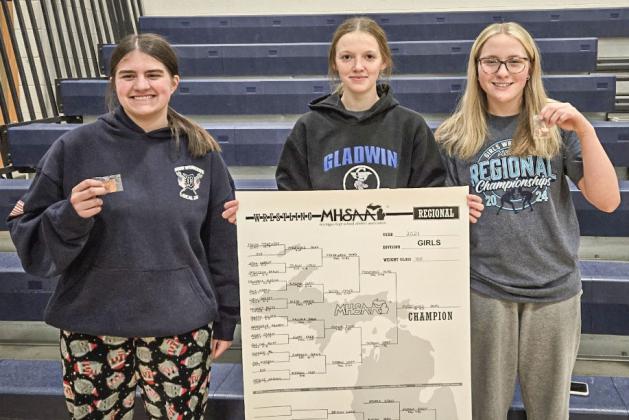 Gladwin wrestlers Izzy Searfoss, Tricia Pyrzewski and Jade Sheltraw won regional medals and advanced to this weekend’s girls’ state meet at Ford Field in Detroit.