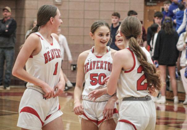 Trinity Danielak, Myah Hubble and Bryar Pollard enjoy life and a big lead during a time out.