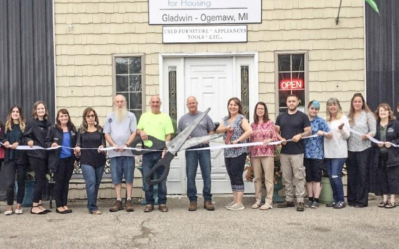 Gladwin-Ogemaw Fuller Center for Housing holds ribbon cutting ceremony