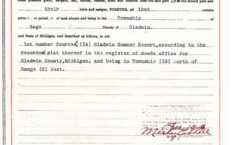 Airfield dimensions published in the May 1925 edition of Aeronautical Bulletin. Inset photo shows land deed from 1923.