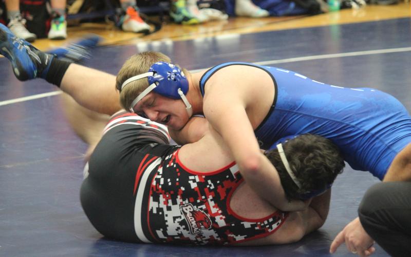Gladwin wrestling begins conference play 2-0, the Beavers start 1-1