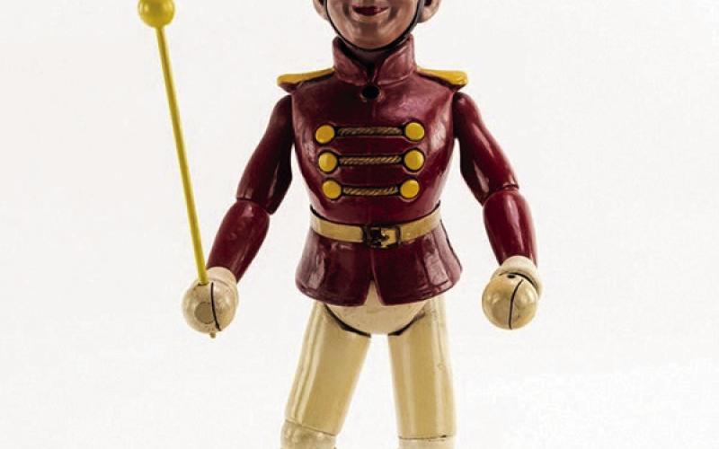 Bandy the headmaster helped advertise General Electric radios starting in the 1920s. Now, vintage Bandy dolls appeal to collectors of dolls, radios and advertising. DONLEY AUCTIONS
