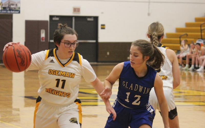 Gladwin girls basketball, dominant over Ogemaw in season opener