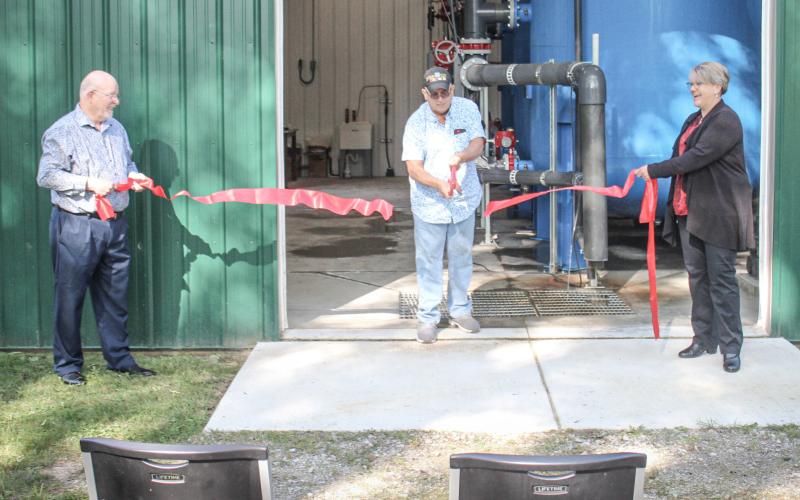 City of Beaverton holds ribbon cutting for iron removal plant