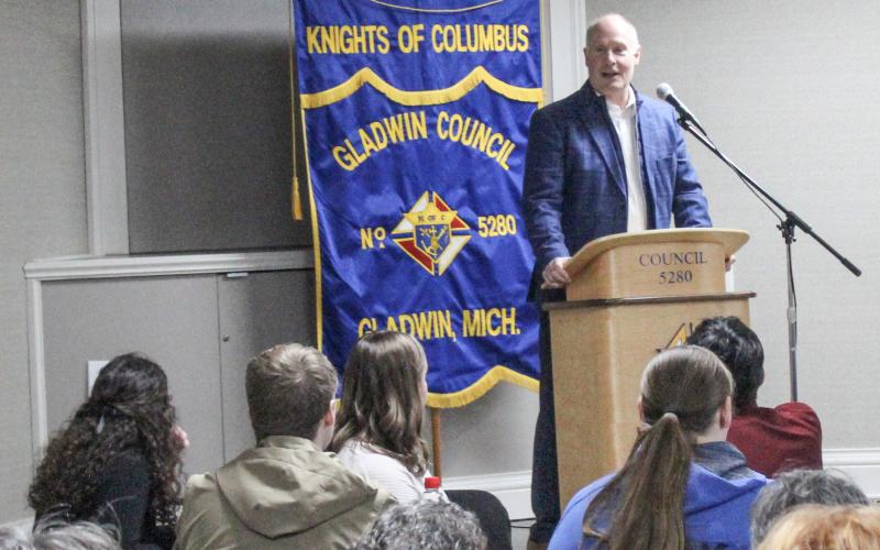 Congressman Moolenaar gives update at second legislative breakfast