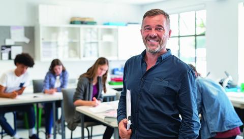Teachers: together, let’s highlight the importance of their role!