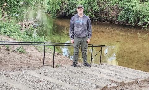 GLADWIN COUNTY BOY SCOUT BUILDS STEPS AND BOAT RAIL AT CITY PARK