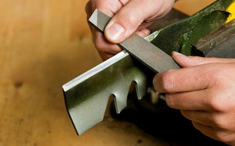 6 Steps to Winterize a Lawn Equipment