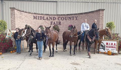 BHS EQUESTRIAN TEAM PLACE AT REGIONALS