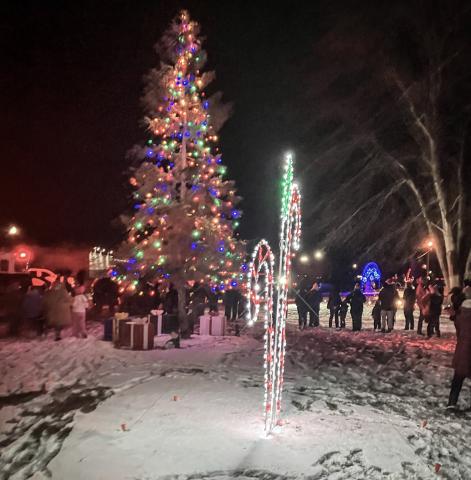 BEAVERTON HOLDS ANNUAL TREE LIGHTING