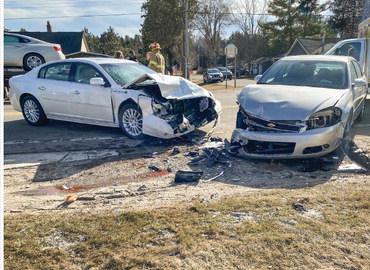 Accident temporarily closes Cedar Avenue