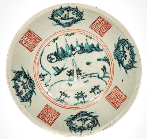 Swatow porcelain can be recognized by its rustic look. TURNER AUCTIONS + APPRAISALS
