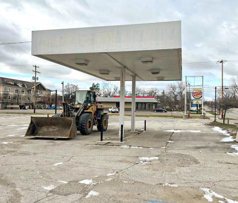 Riverwalk Place to have more parking in spring