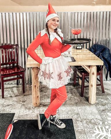 Ali the Elf stopped by Beaverton Tavern to showcase her waitressing skills.