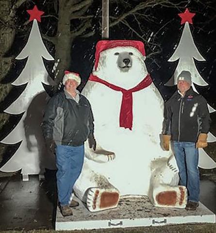 POLAR BEAR SIGHTING IN ROSS LAKE PARK