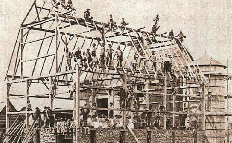 The Powley barn raising on the east side of Hockaday Road in Section 10, later the Sheehan Farm. PHOTO PROVIDED BY JULIE ELLIS