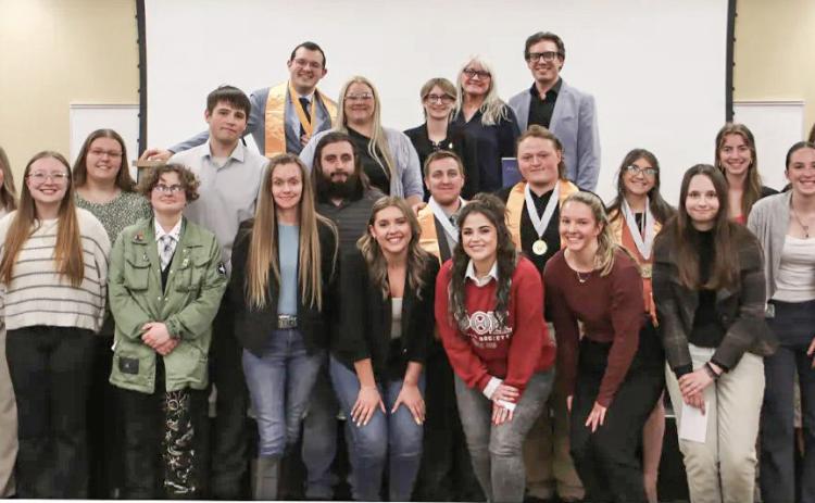 Mid Phi Theta Kappa Chapter inducts students