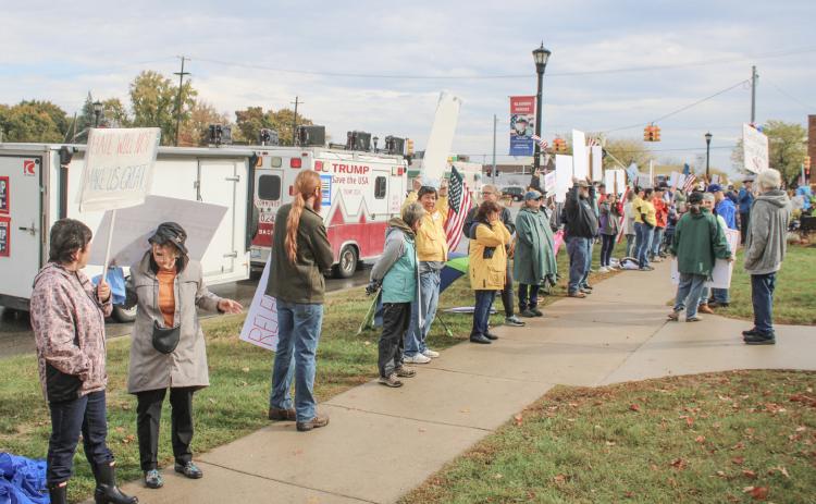 PROTESTORS CHOOSE SIDES ON “NO KINGS” SATURDAY