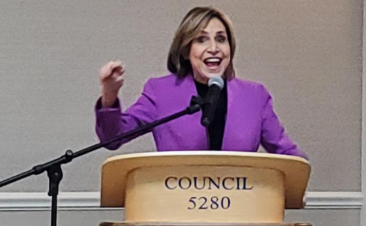 Lisa Gigliotti presents the keynote address on, “The Courage to Honor the End of Life”, at the Focus on Life Event.
