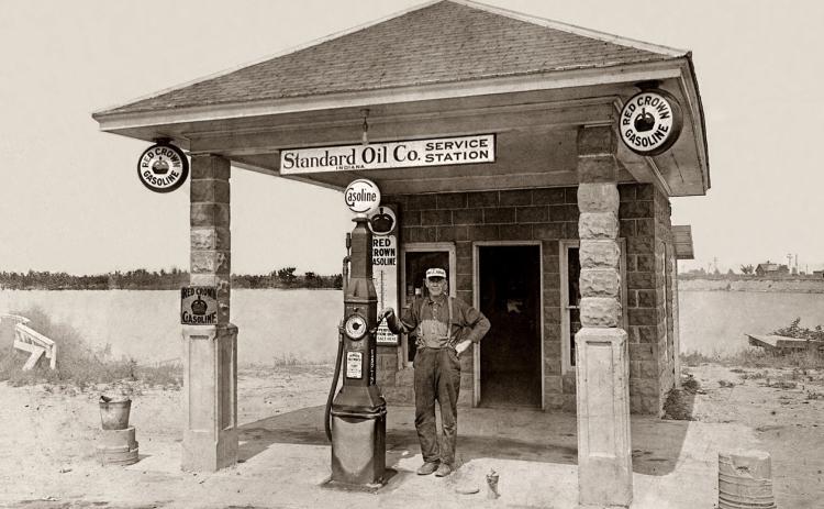 A LOOK BACK IN TIME | BEAVERTON’S FIRST GAS STATION
