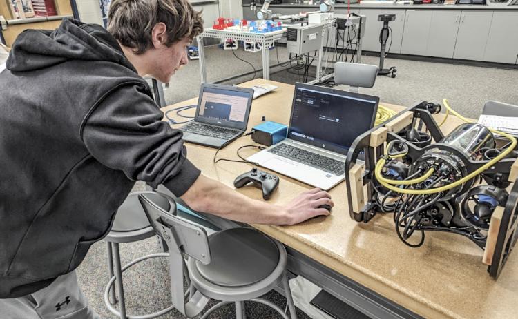 Michigan manufacturers work to expand engineering training to high schools