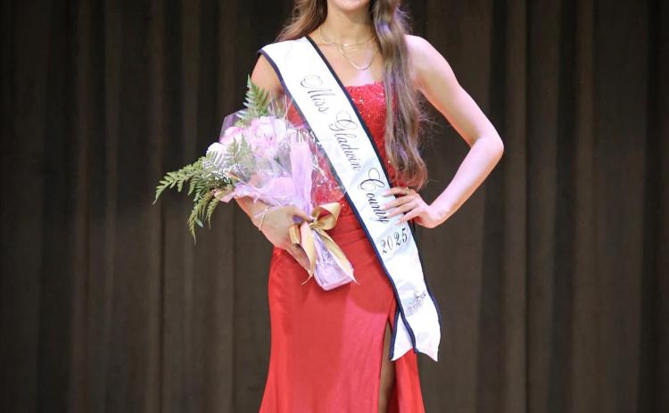 Miss Gladwin County 2025, Bree Visser.