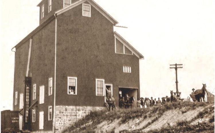 Ross Elevator in Beaverton was constructed on 1902. This photo appears to have been taken shortly afterward. As the end of the logging era loomed, Ron Ross recognized that area farmers would need an outlet to get their products to the rest of the world. He made the investment at great personal risk, but it paid off. FROM THE COLLECTION OF VELMA ROSS DAMOTH