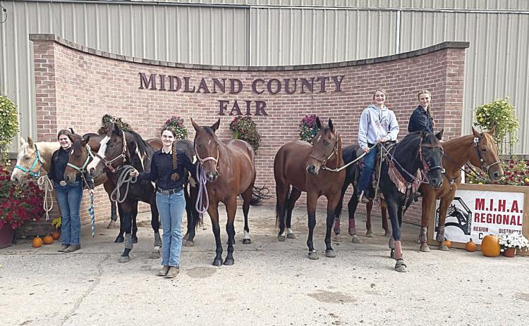 BHS EQUESTRIAN TEAM PLACE AT REGIONALS