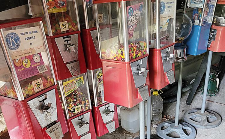 LOOKING FOR GUMBALL MACHINES IN GLADWIN