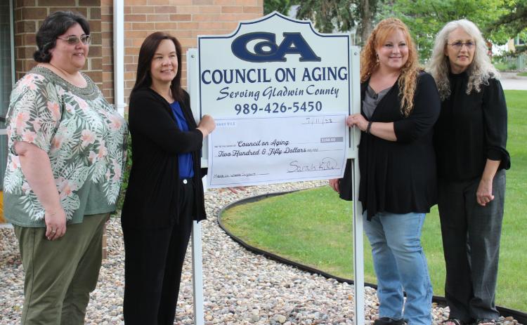MEALS ON WHEELS RECEIVES DONATION