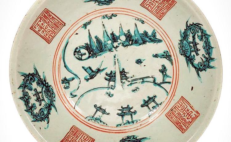 Swatow porcelain can be recognized by its rustic look. TURNER AUCTIONS + APPRAISALS