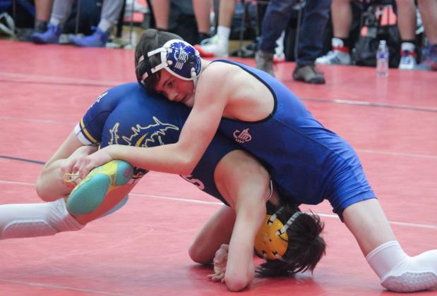 Gladwin wrestling loses in team districts, but sends several individuals to Regionals