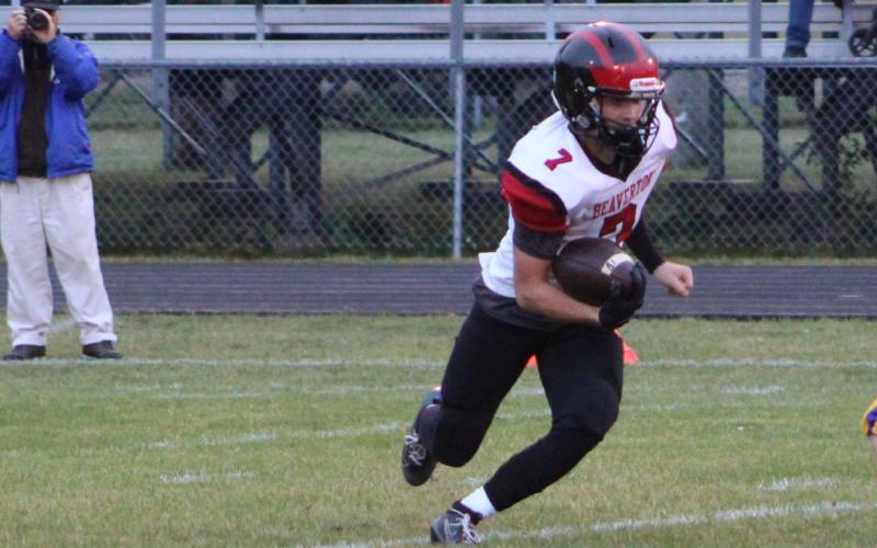 Beaverton’s Karter Offenbecker caught a touchdown pass and ran in a pair of two-point conversions, but it wasn’t enough as the Beavers fell to Pinconning 33-30 Friday night.