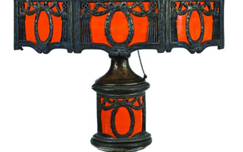 Colorful opaque glass was a popular choice for decorative lampshades in the late 19th to early 20th centuries. WOODY AUCTION