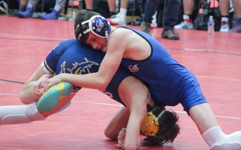 Gladwin wrestling loses in team districts, but sends several individuals to Regionals