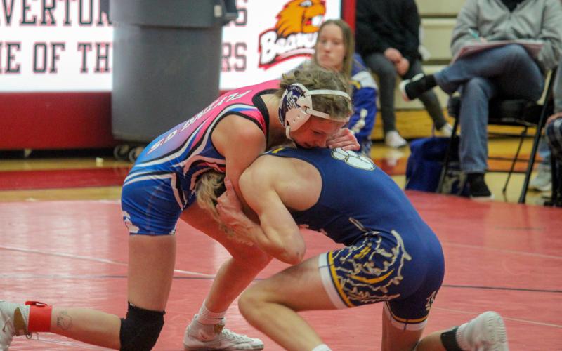 Gladwin wrestling loses in team districts, but sends several individuals to Regionals