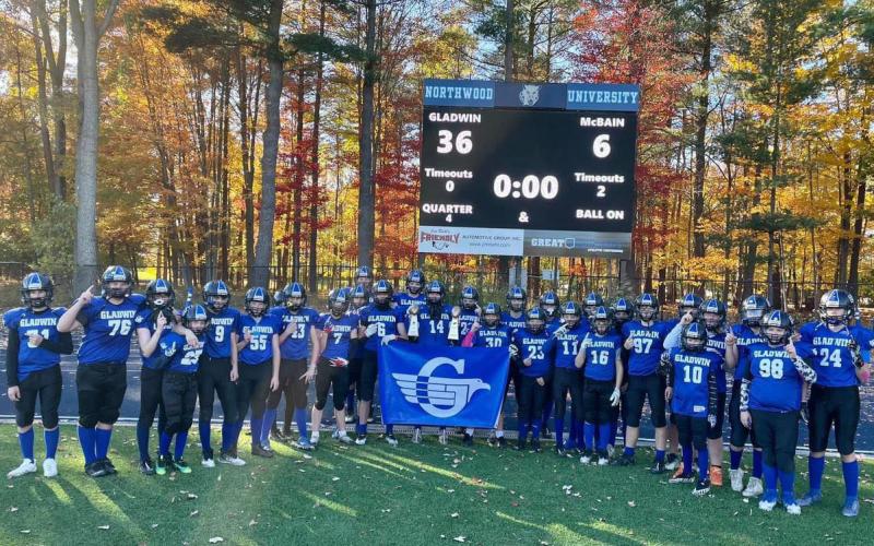 Gladwin’s undefeated 8th grade football team took the win in the championship game against McBain on Sunday, October 22, that was held at Northwood University. Final score was 36-6. The team will move on to the Midwest MegaBowl tournament. Way to go!