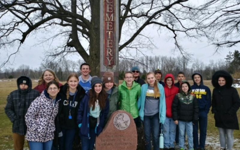 Front row, from left to right: Jordan Lowe, Molly Lathrop, Karah Dee, Victoria Hughey, Macy Walts, Emily Lampela, R. Lee Barnes, Wyatt Flach, Jamin Lathrop, and Leah Flach, parent. Back row, left to right: Ricky Bedtelyon, Carol Darlington, teacher, Max Barz, Joe Case, teacher, Isaiah Bedtelyon, and Adrian Ornelas.