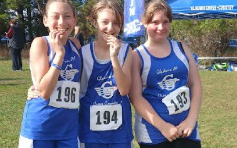Pictured are the Gladwin Junior High Girls with their individual medals from the Mt. Pleasant invite.