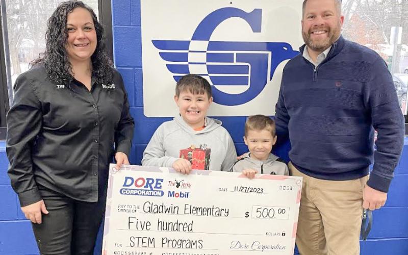GES RECEIVE DONATION