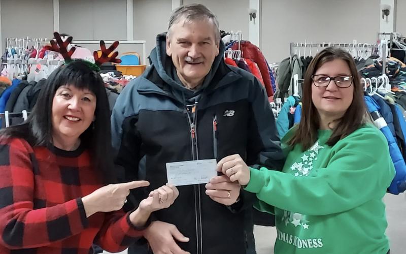 K of C donates to Christmas Kindness