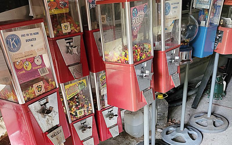 LOOKING FOR GUMBALL MACHINES IN GLADWIN