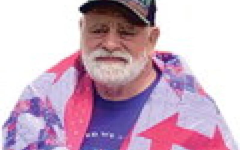 GOVITZ RECEIVES QUILT OF VALOR
