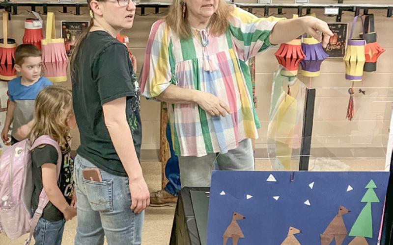 Elementary School hosts art show