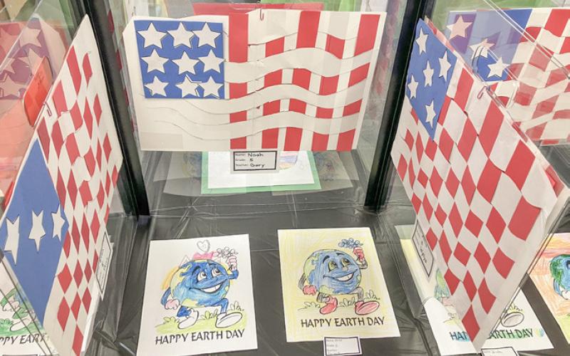 Elementary School hosts art show