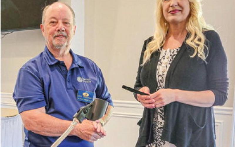Pictured let to right: Dave Crawford, President and Lisa Keck Kujawa.
