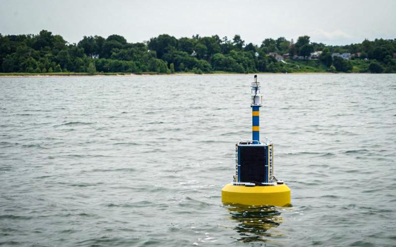 Smart buoys help brace Great Lakes for environmental challenges