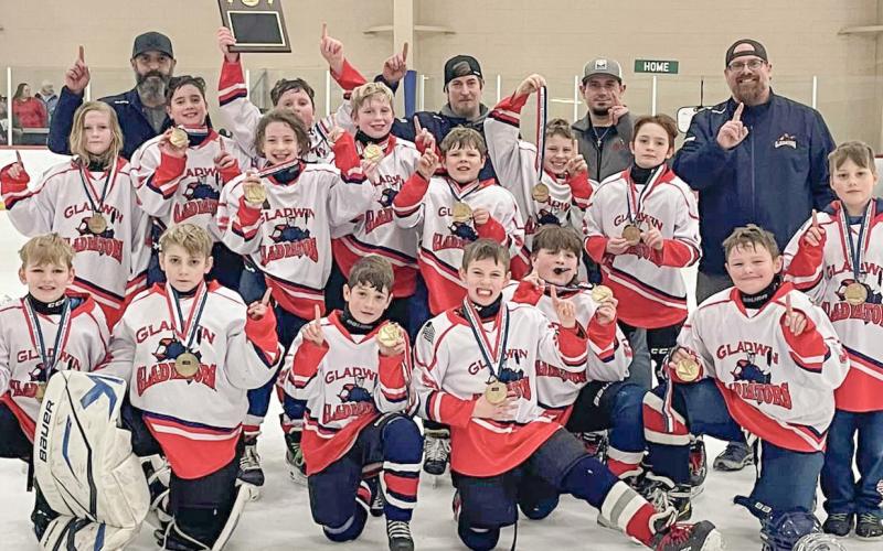 10U Squirts team is coached by Mitch Little, Matt Whetstone, and Matt Simpson. Players are: Cash Adams, Aiden Anderson, Xander Atkinson, Gage Dinkel, Weston Eagan, Brennan Hagenbaugh, Aiden Johnston, Braxton Lee, Ian Little, Cayden Muma, Braxton Reid, Gunner Sarles, Blake Simpson, Mckale Whetstone, and Dustin Yost.