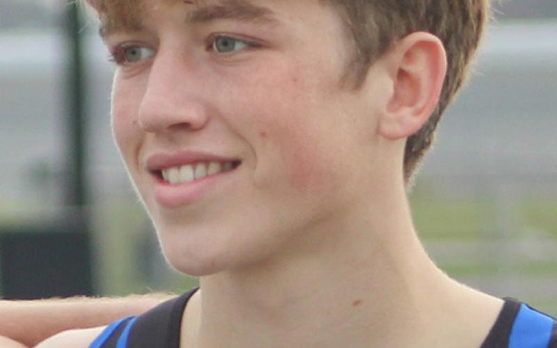 Runners honored after super season