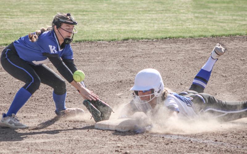 Gladwin softball bounces back with doubleheader sweep